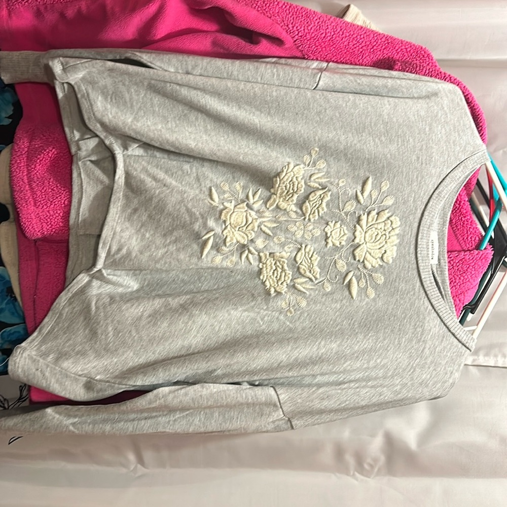 Gray crop top sweater